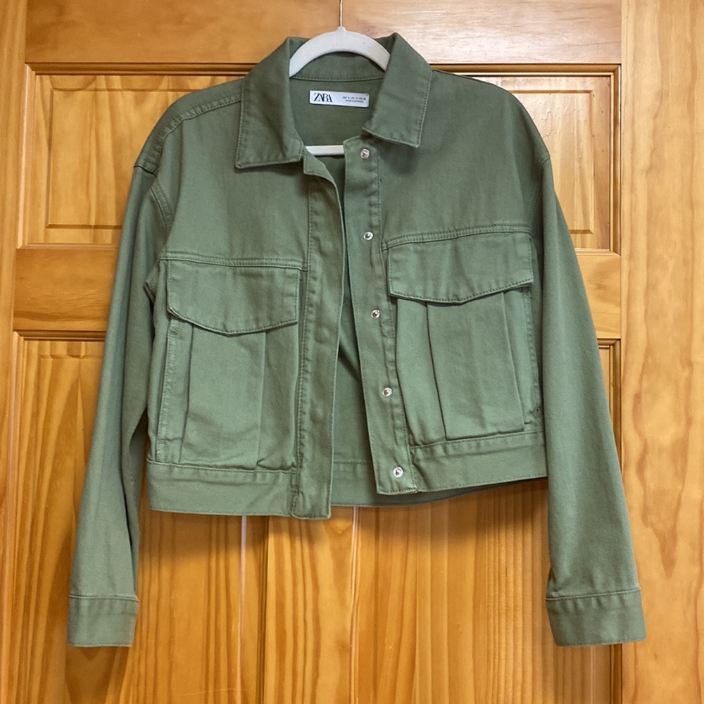 Cropped denim jacket from Zara, olive green, size small
